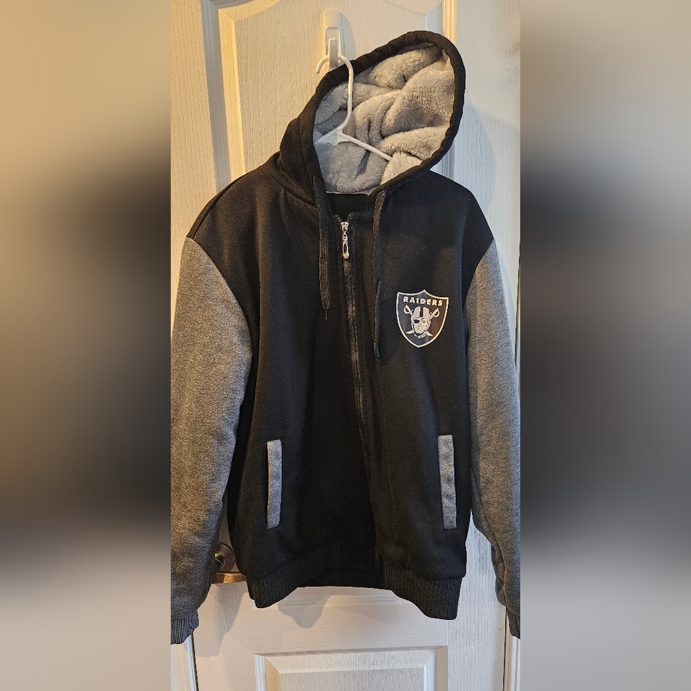 Raiders zip up sweatshirt